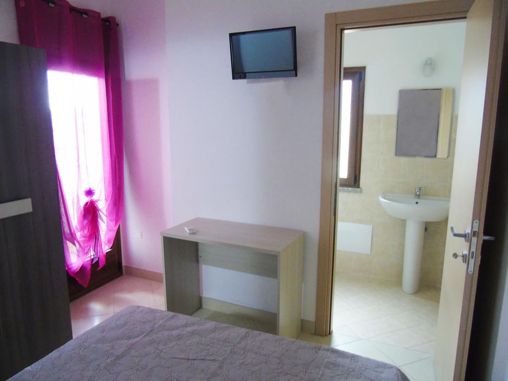 B&Birs Oliena Kamer foto